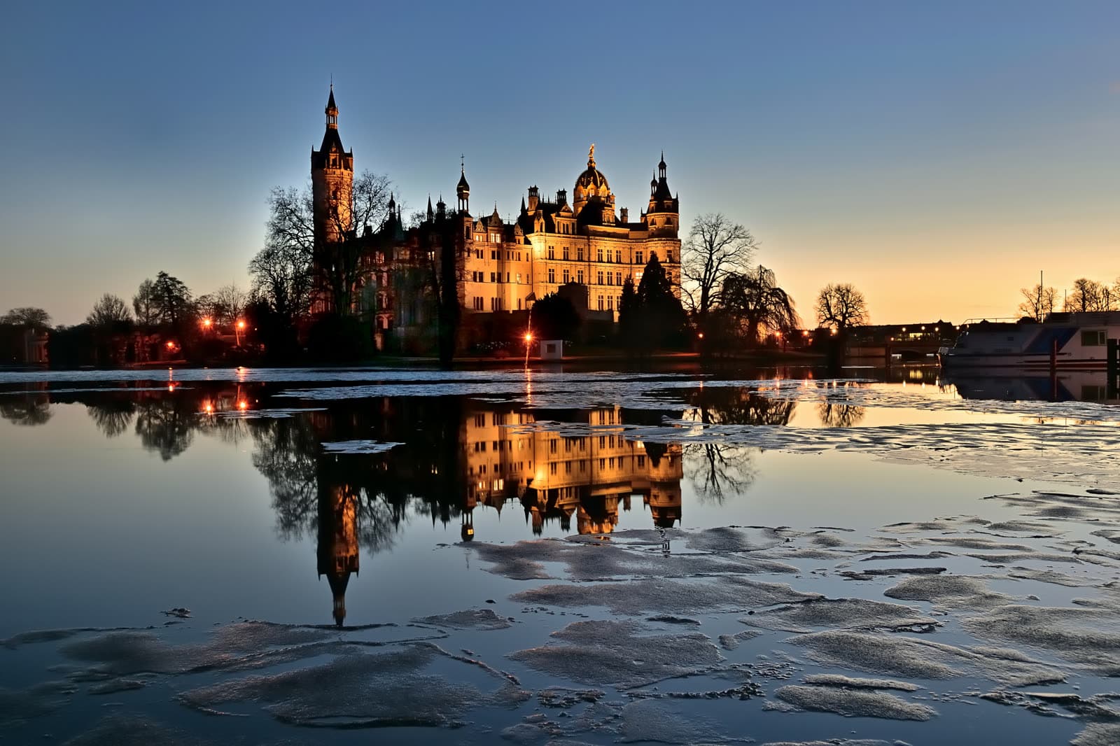 Volksfest: Schweriner Schlossfestwochenende, Schwerin